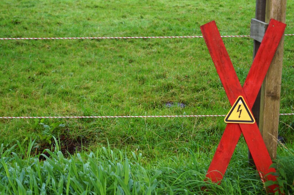 fence 2637543 1280
