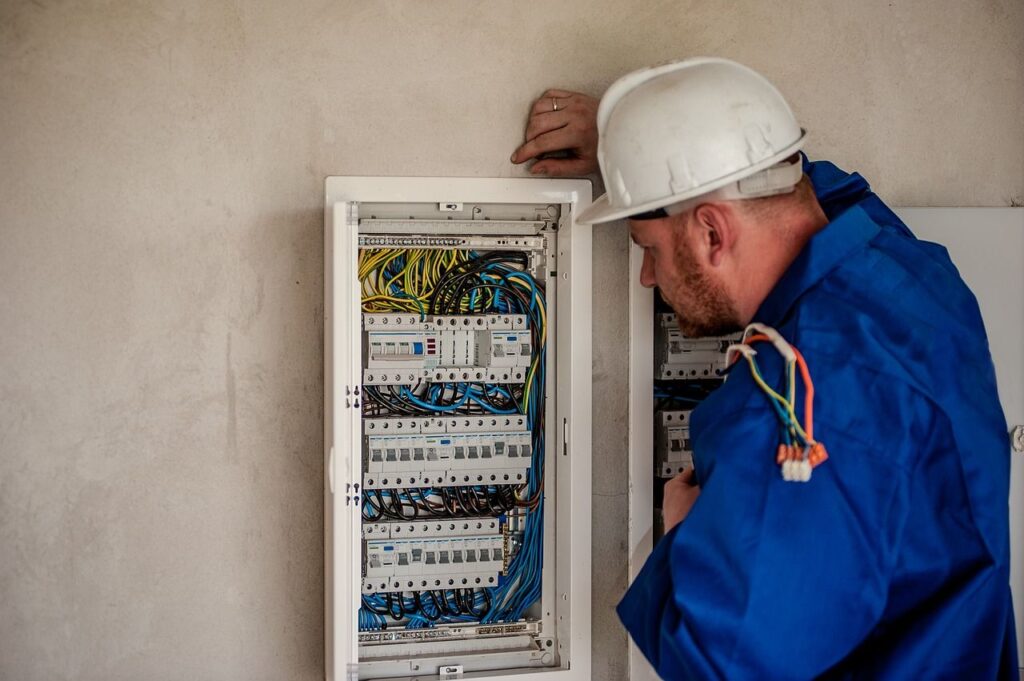 electrician 2755683 1280 compressor